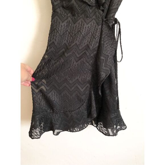Wayf sleeveless chevron wrap dress size small - Picture 3 of 13